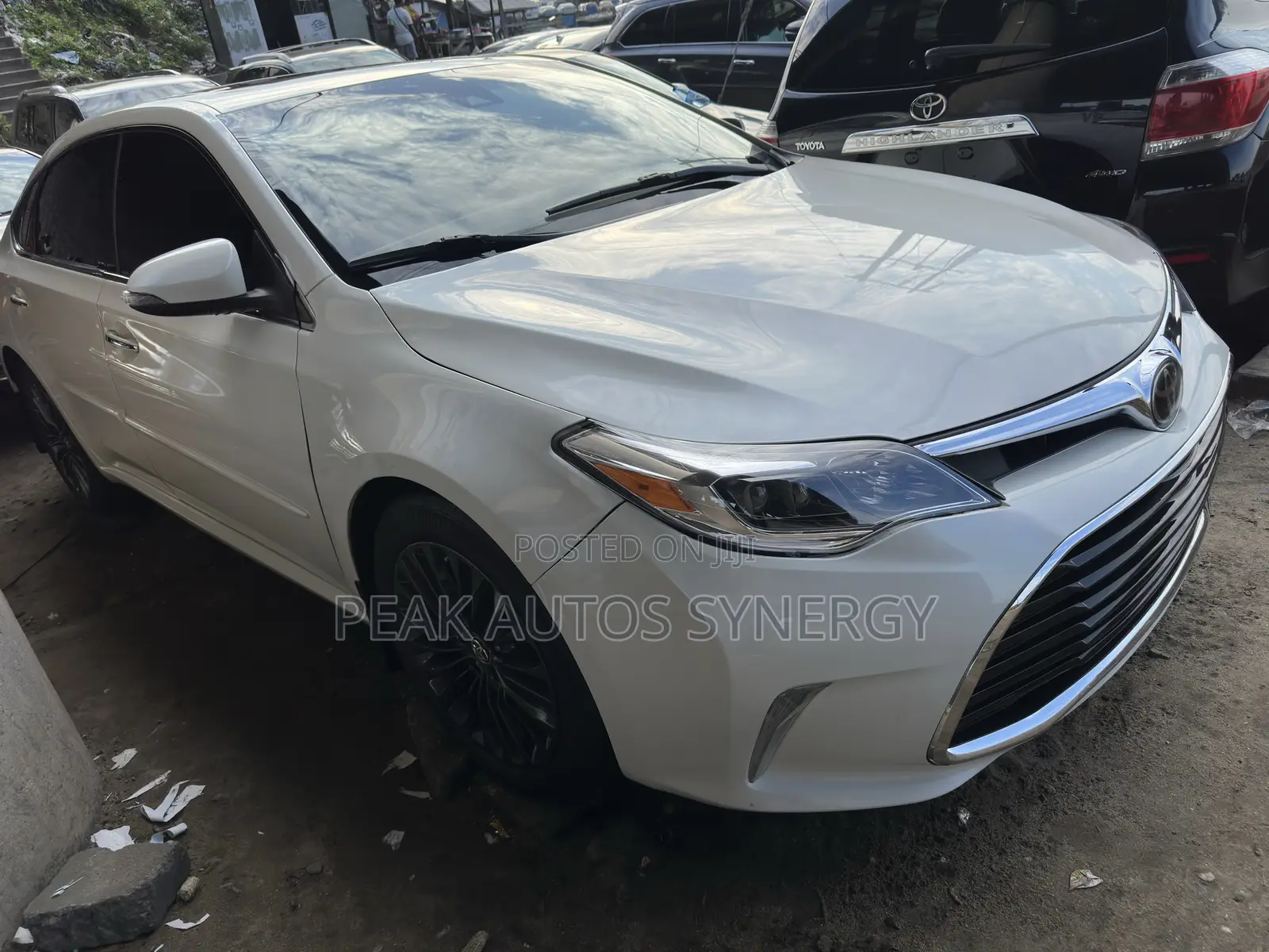 Toyota Avalon Touring FWD Sedan (3.6L 6cyl 6A) 2016 White