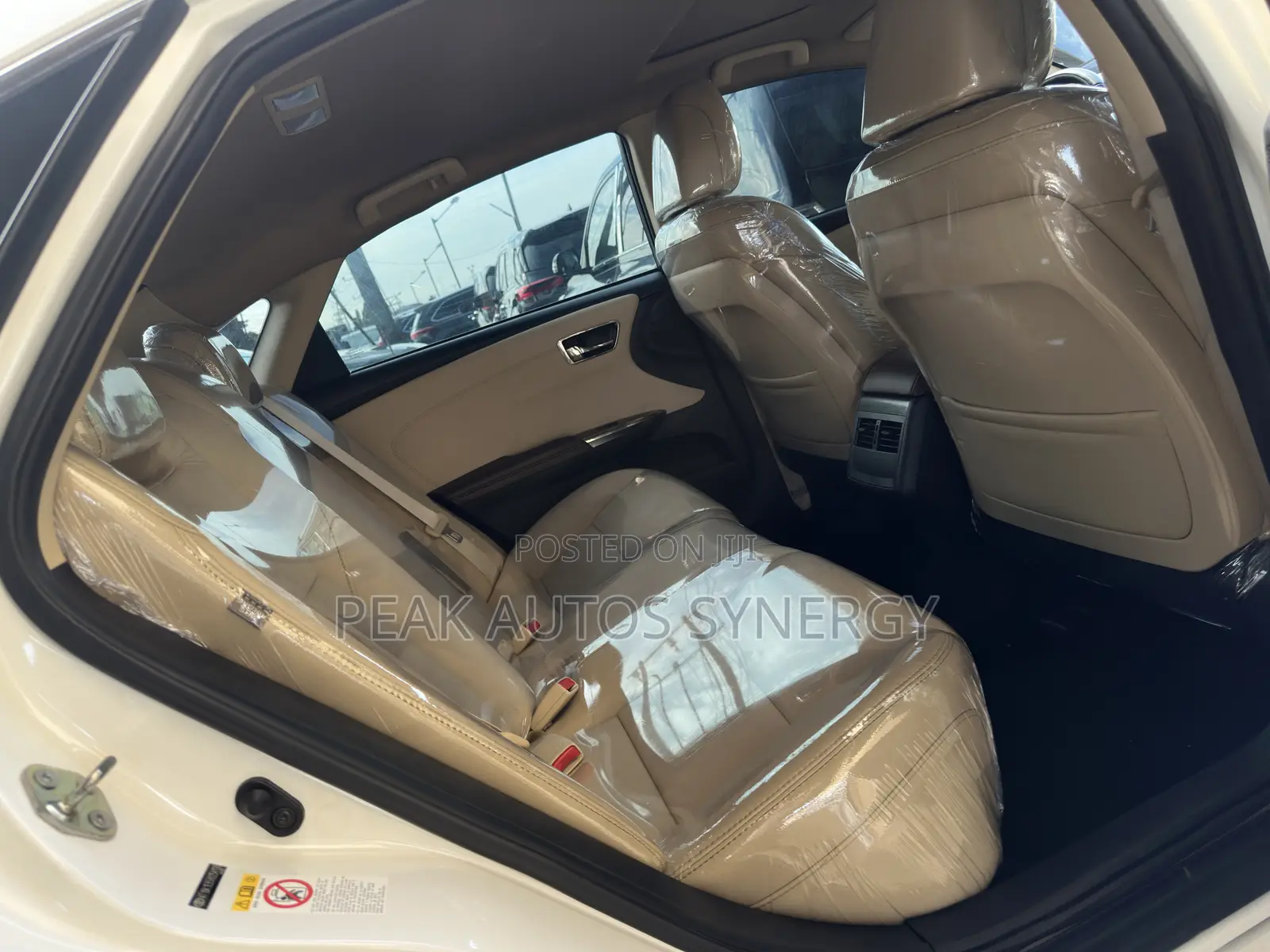 Toyota Avalon Touring FWD Sedan (3.6L 6cyl 6A) 2016 White