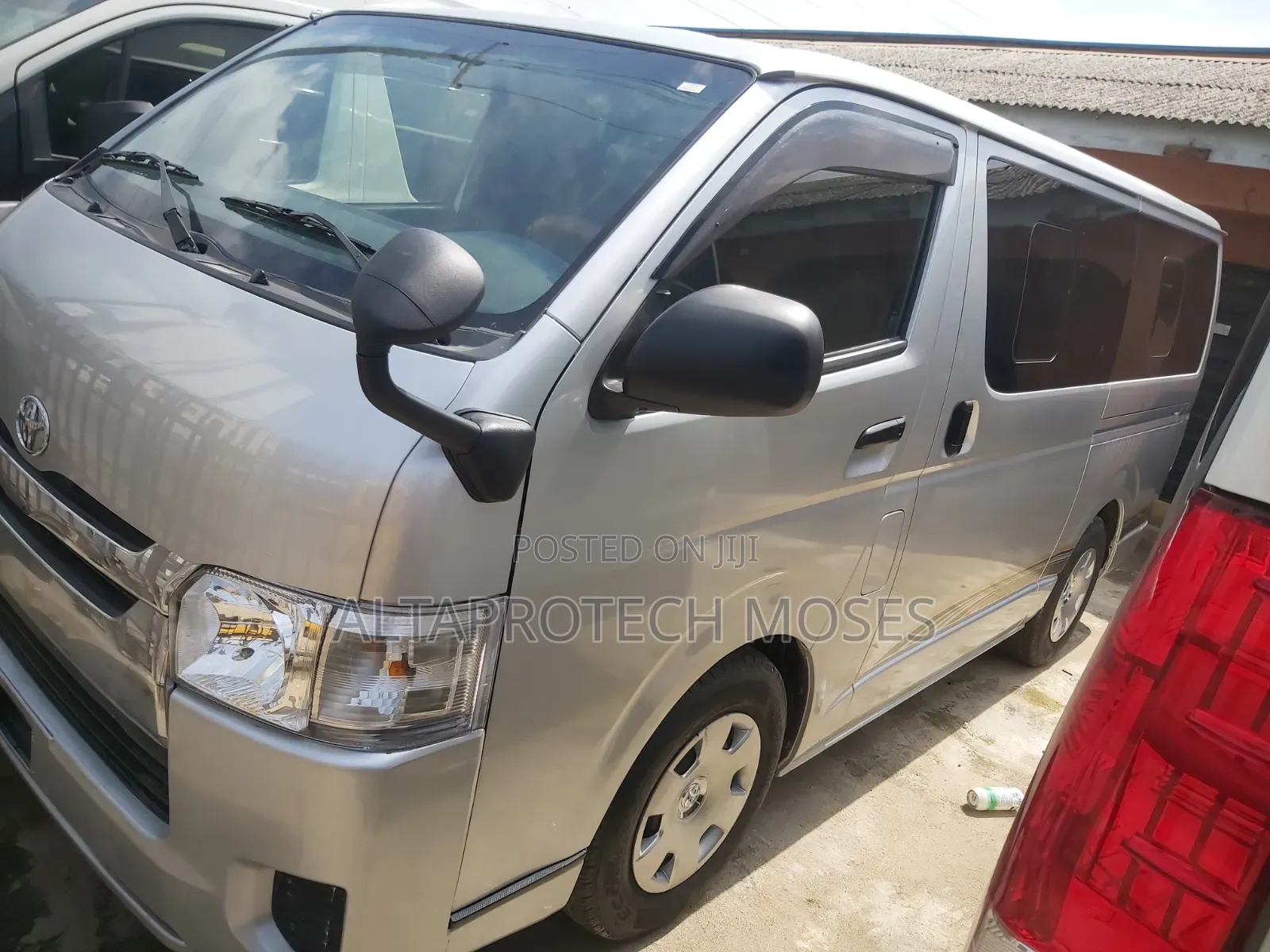 Toyota HiAce 2016 White