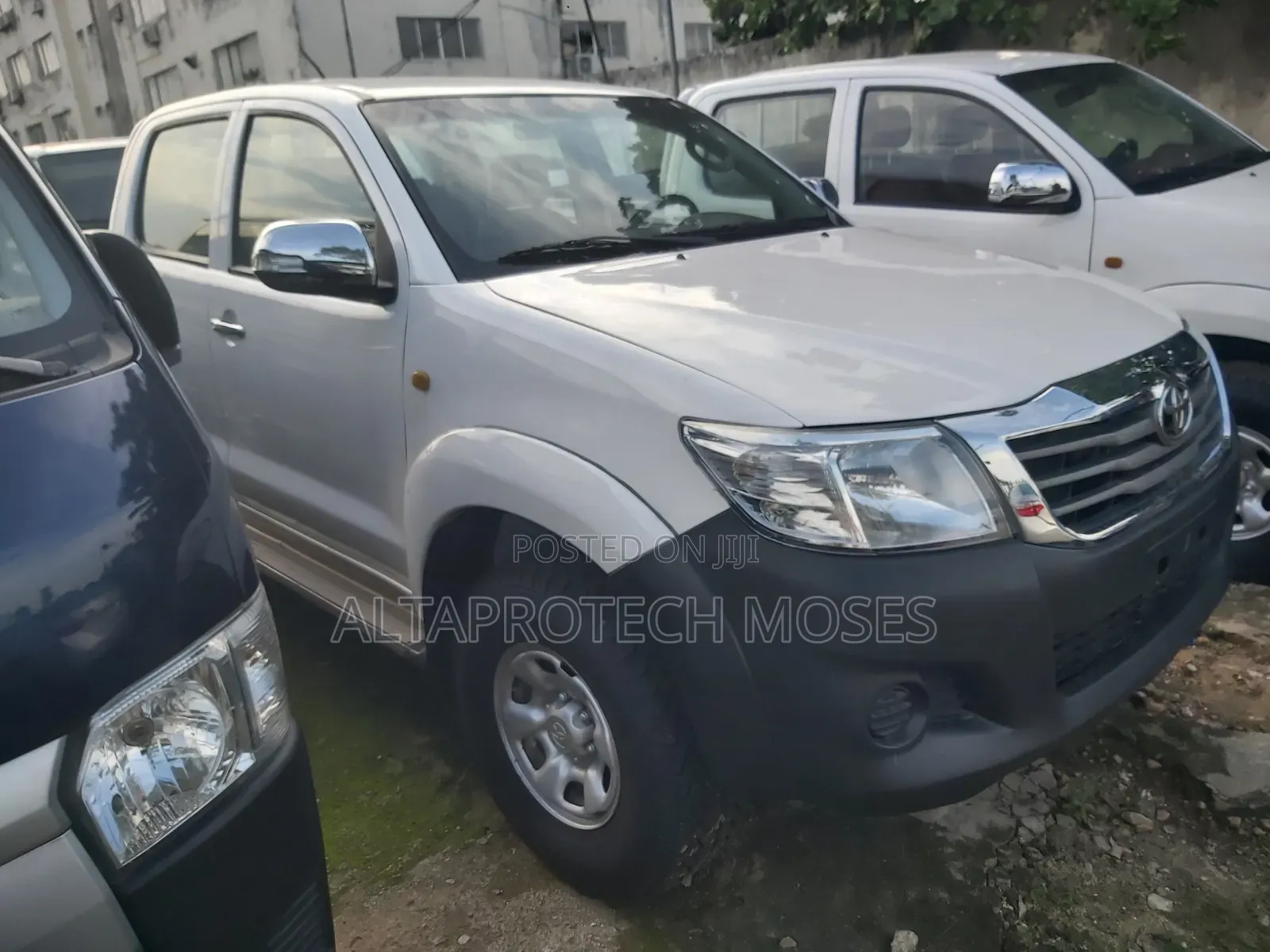 Toyota Hilux 2012 White