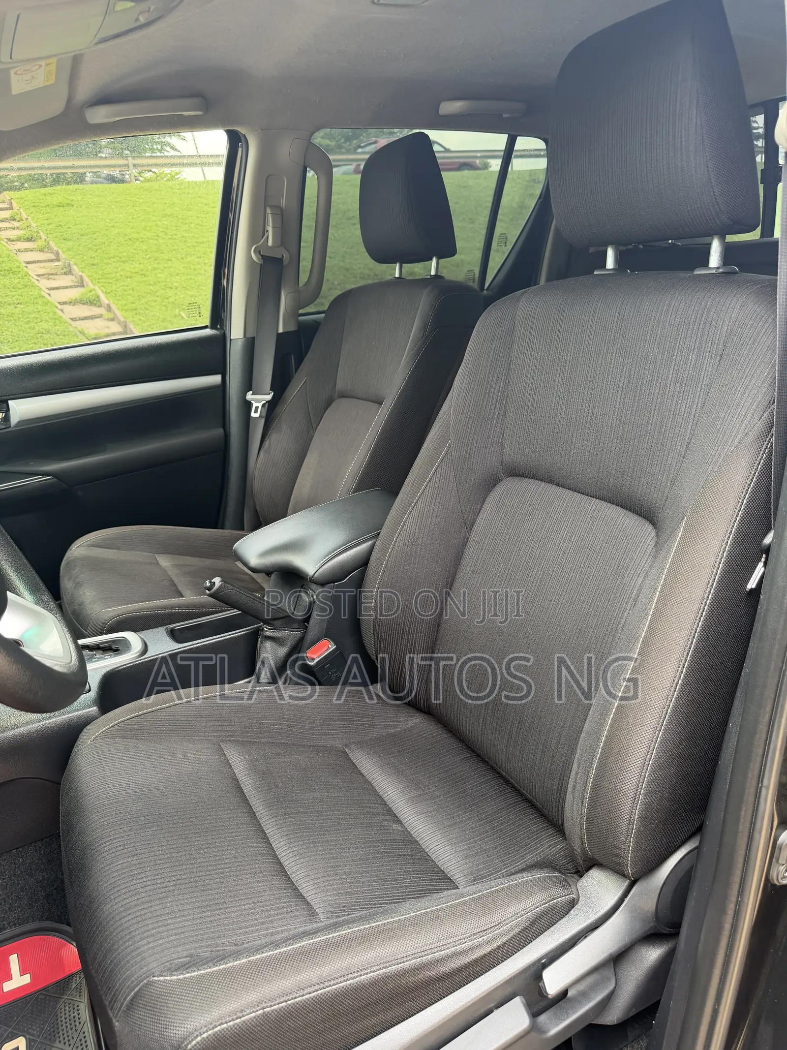New Toyota Hilux 2023 Black