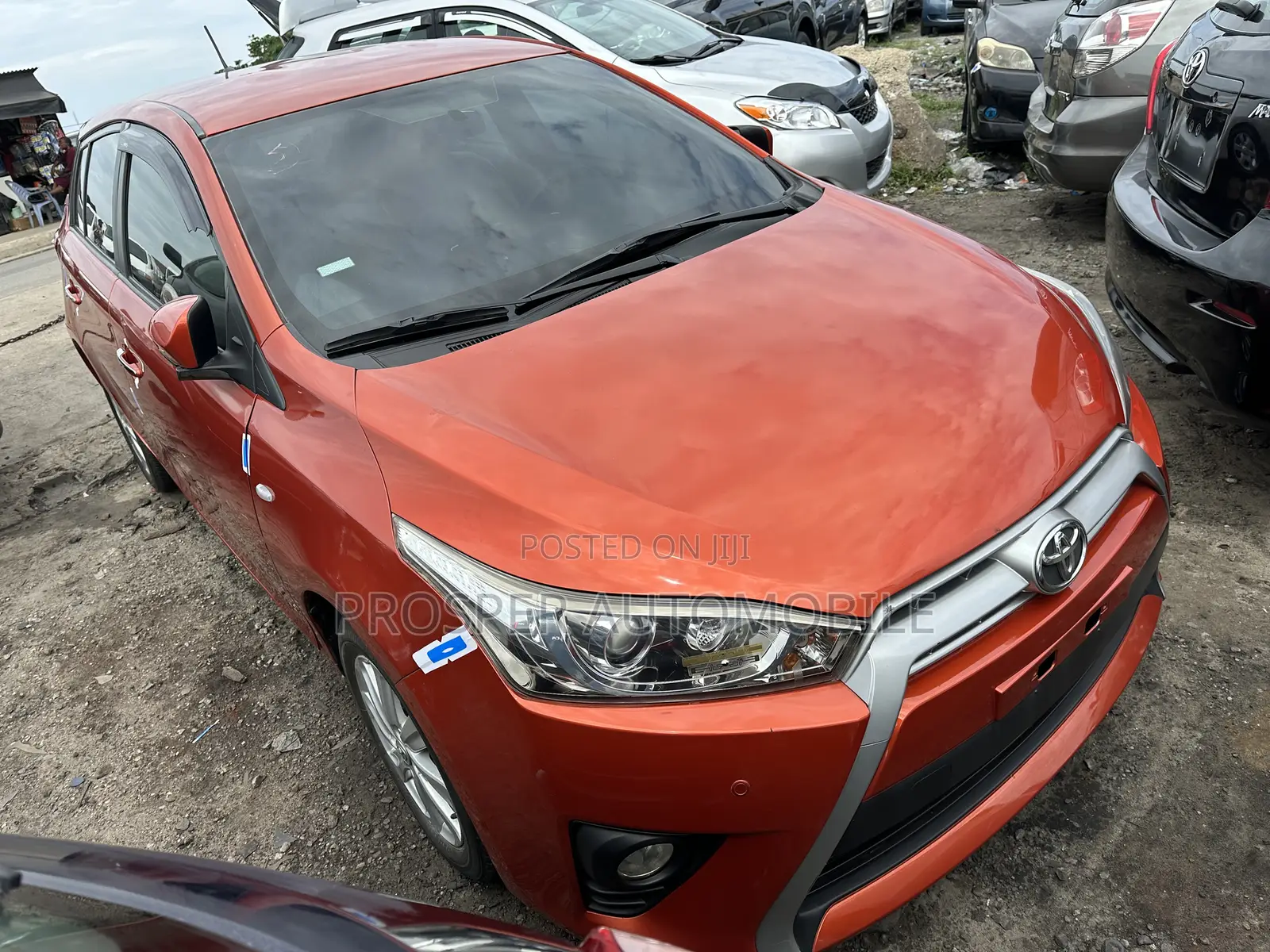 Toyota Yaris L Hatchback 5dr 2015 Red