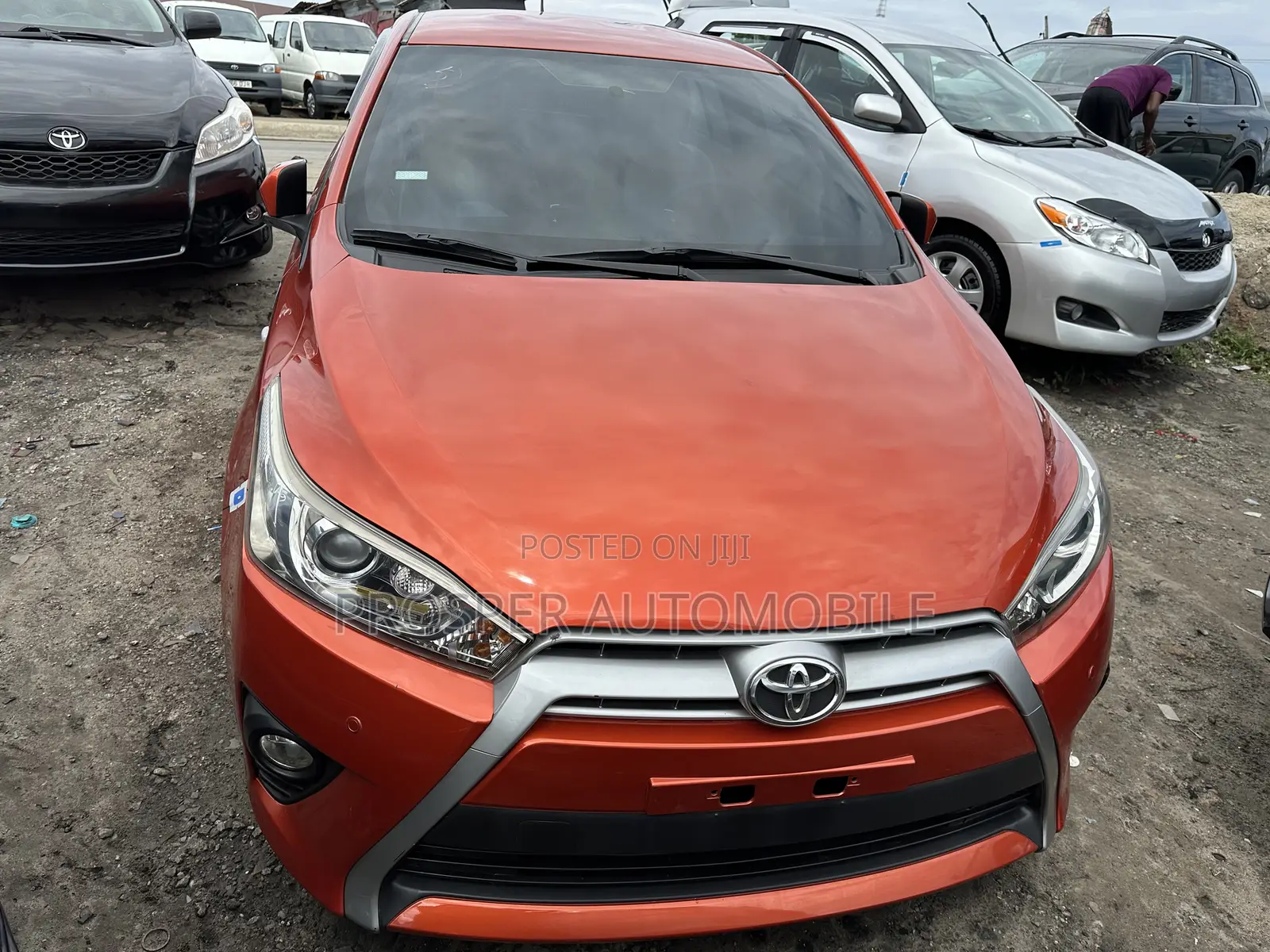 Toyota Yaris L Hatchback 5dr 2015 Red