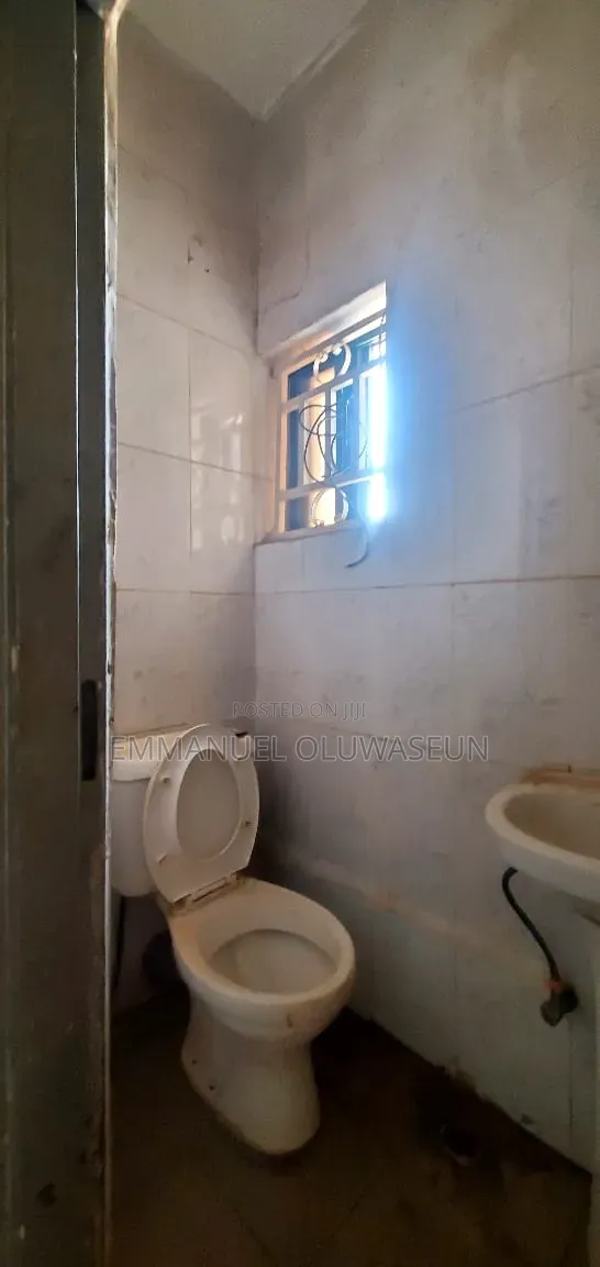 2bdrm Block of Flats in Karu for rent
