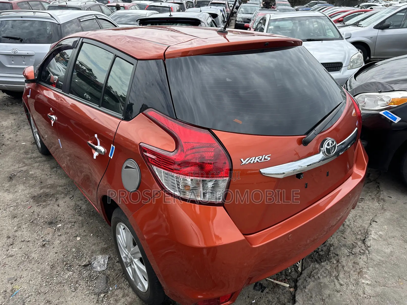 Toyota Yaris L Hatchback 5dr 2015 Red
