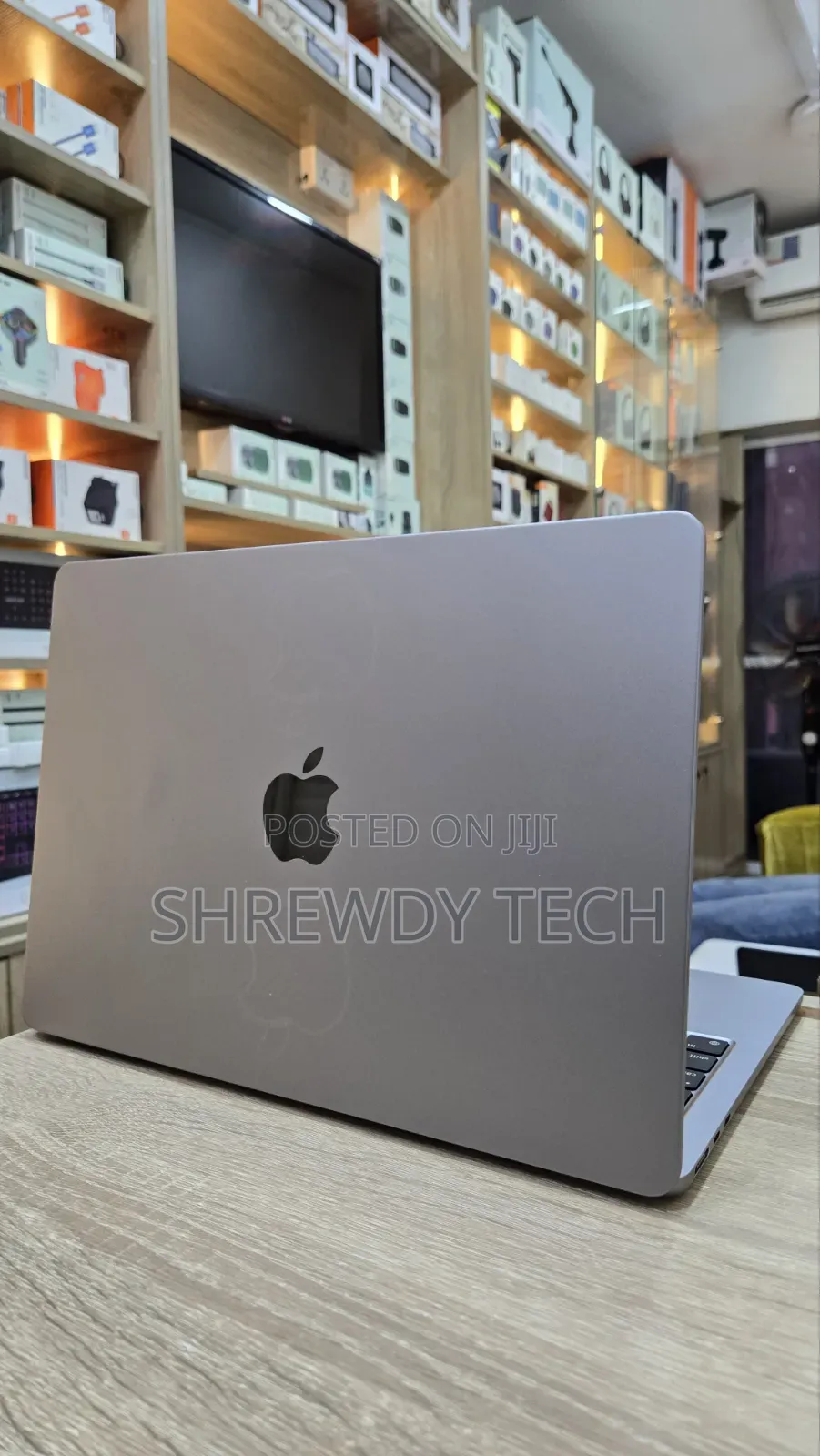 Laptop Apple MacBook Air 2024 M3 8GB Apple M3 SSD 512GB