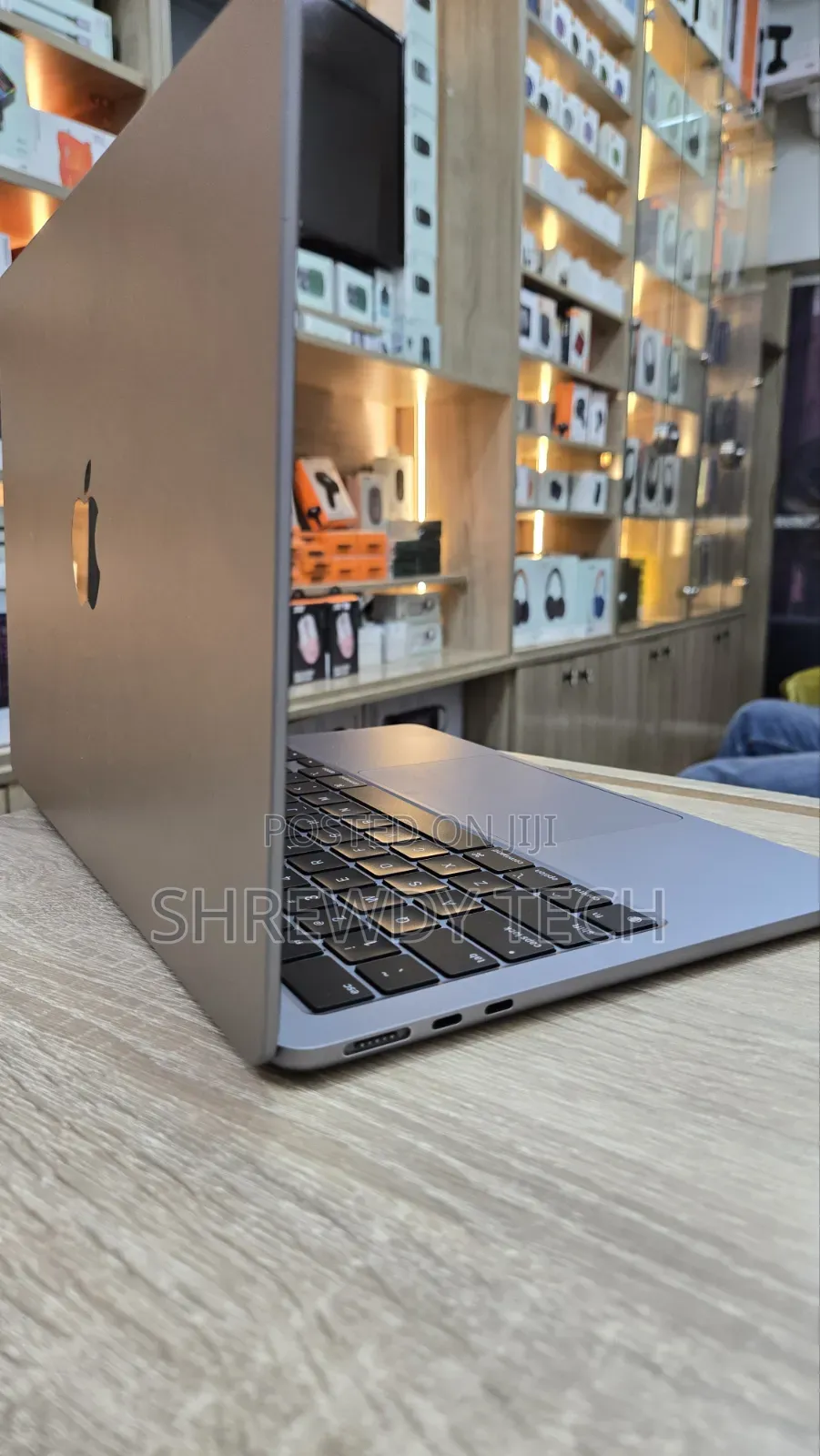 Laptop Apple MacBook Air 2024 M3 8GB Apple M3 SSD 512GB