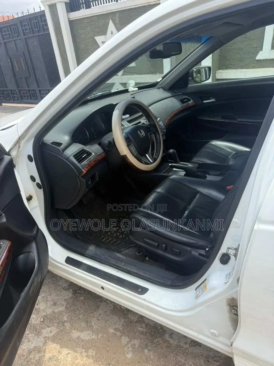 Honda Crosstour 2011 White