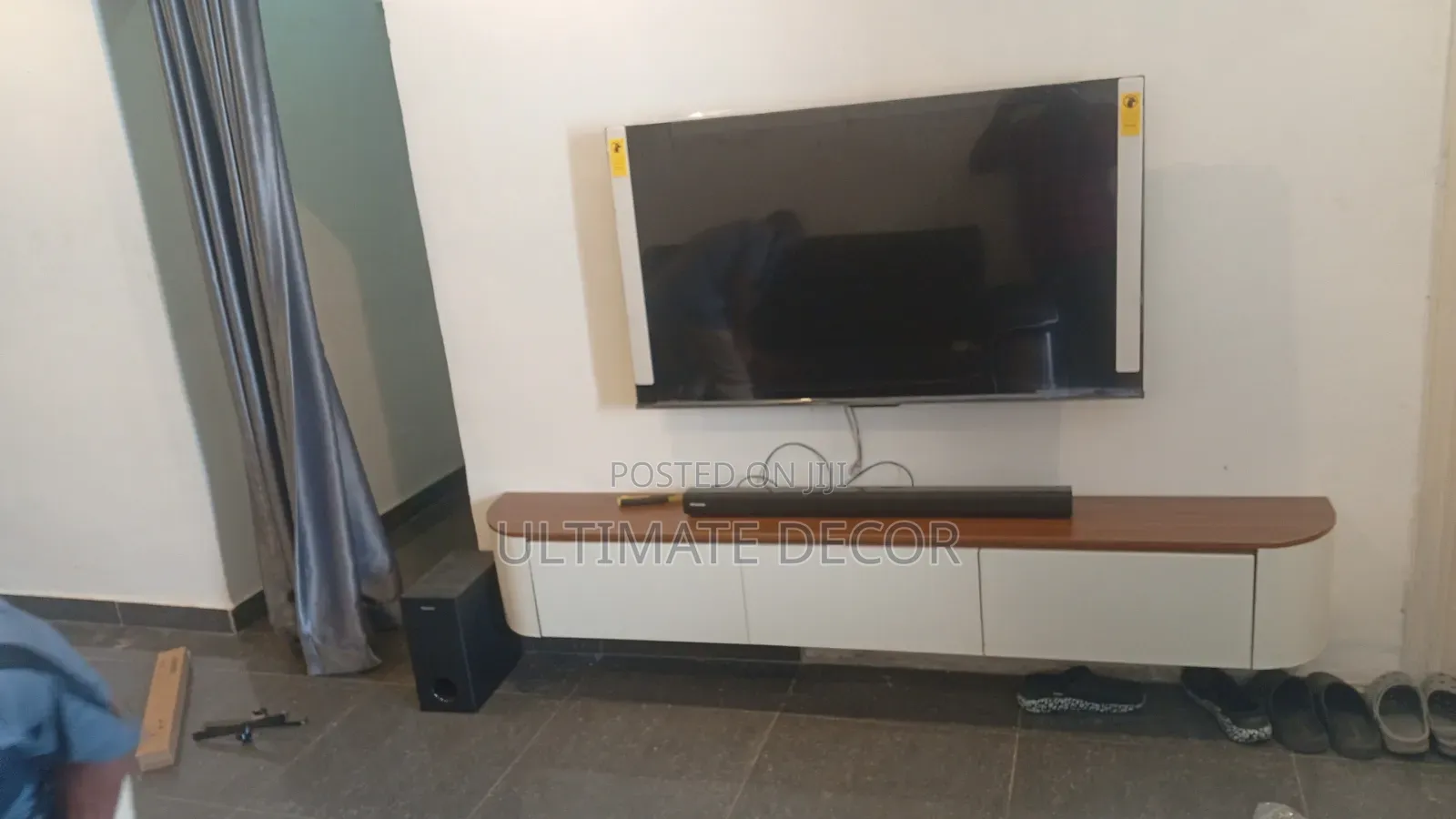 7ft Curve TV Console