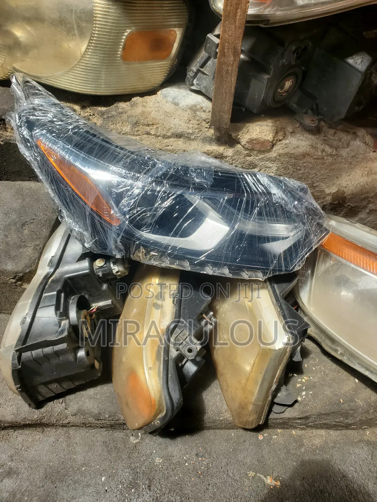 Headlight Chevrolet Equinox 2018 Model