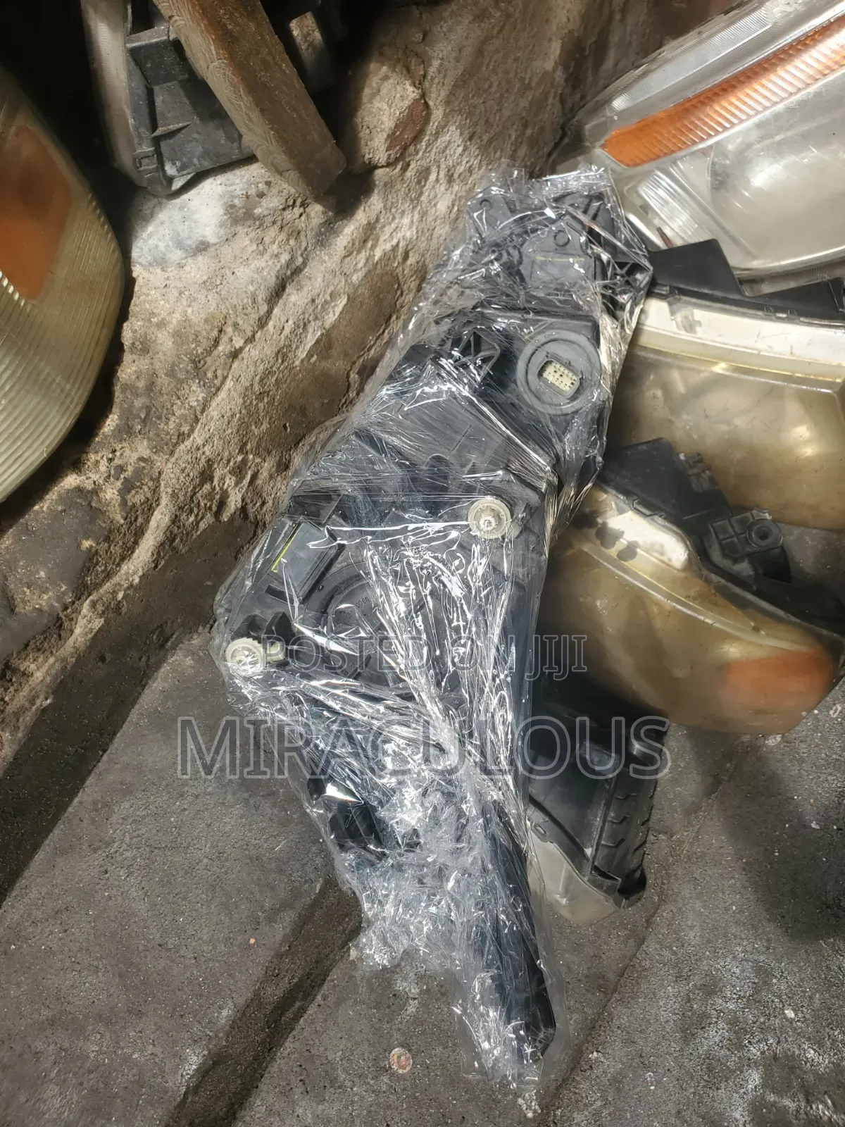 Headlight Chevrolet Equinox 2018 Model