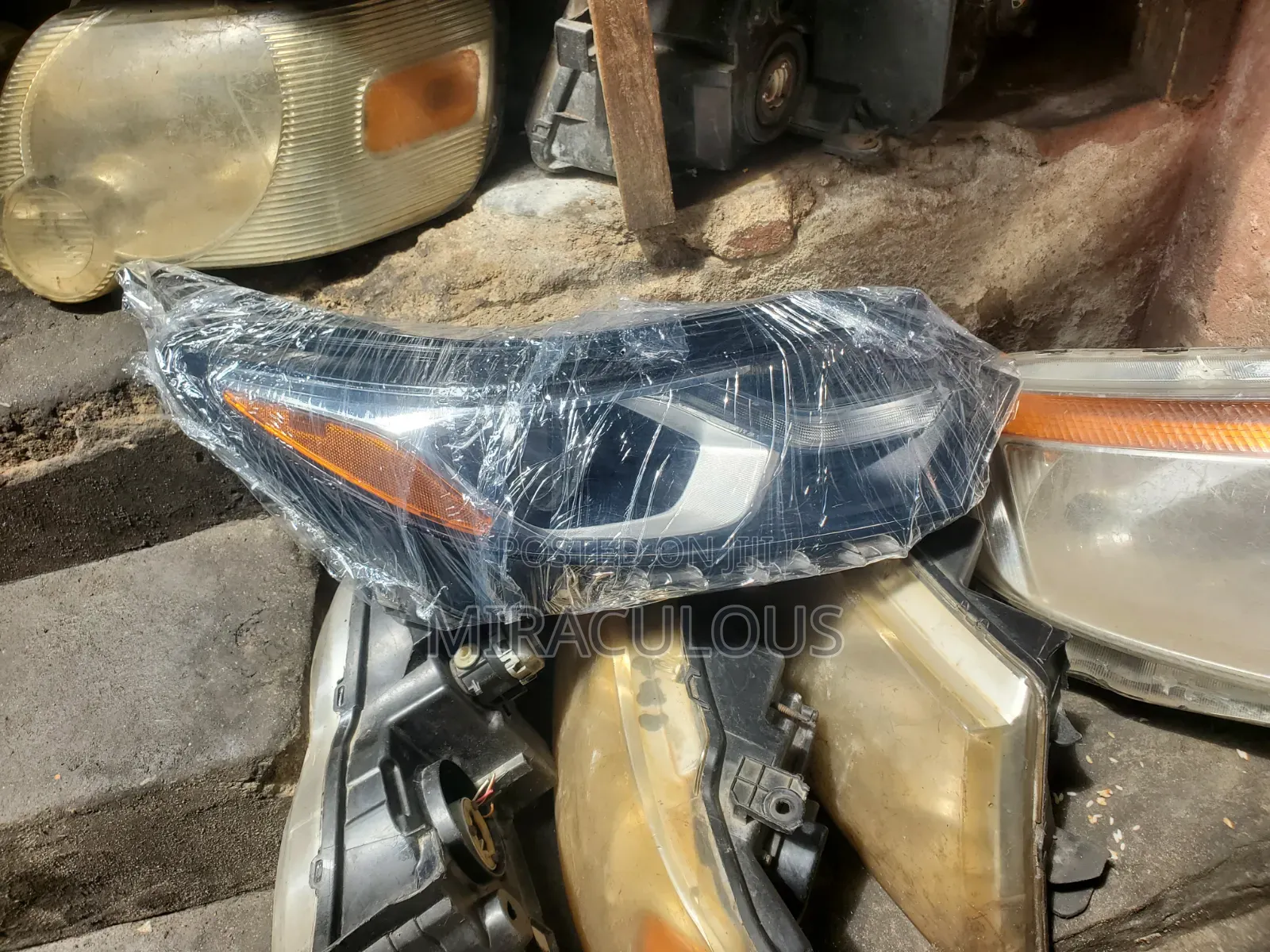 Headlight Chevrolet Equinox 2018 Model