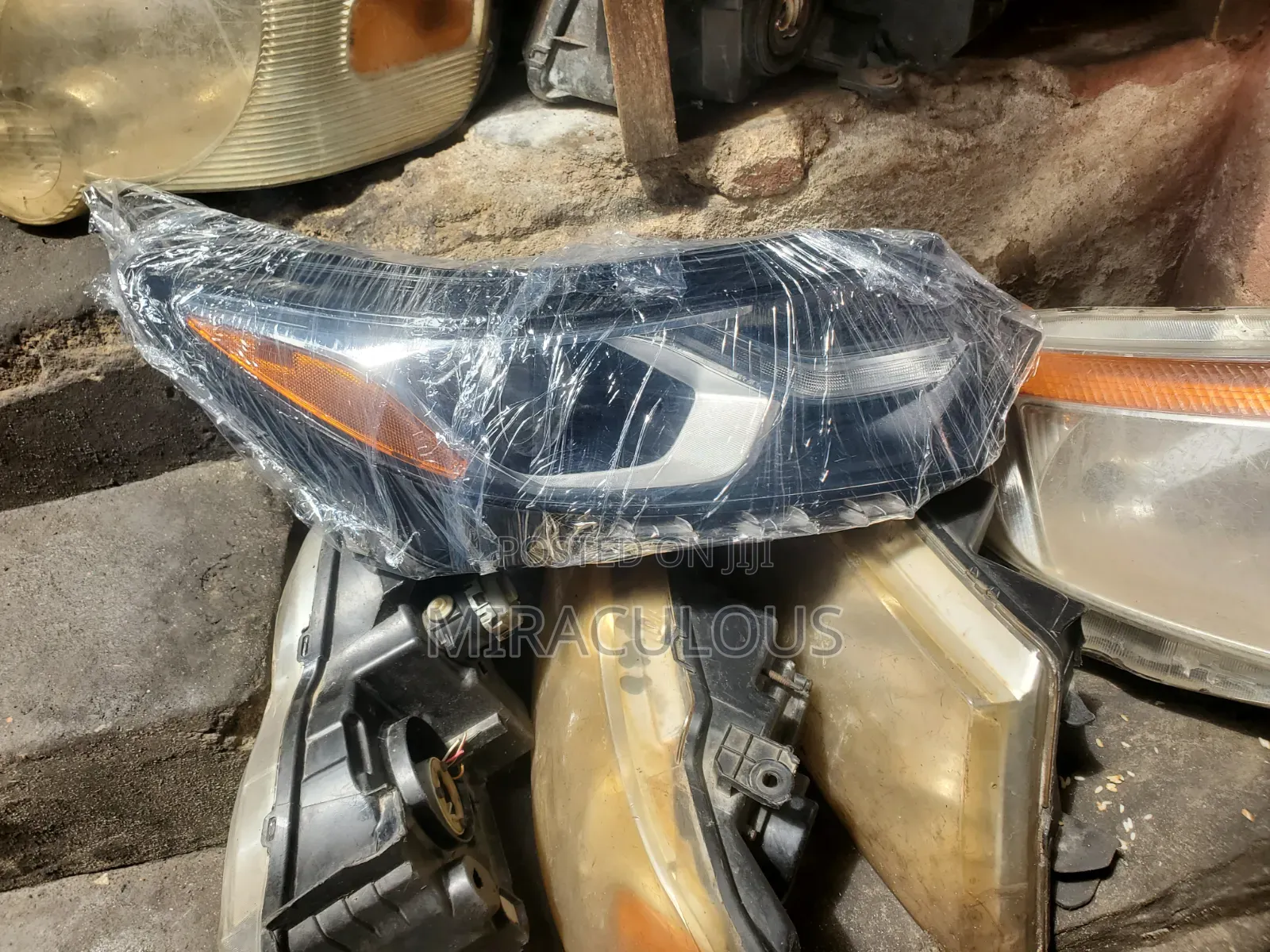 Headlight Chevrolet Equinox 2018 Model