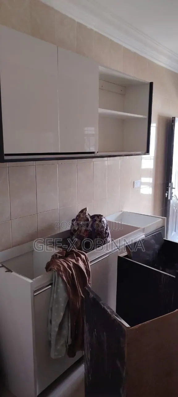 3bdrm Block of Flats in Wuye for rent