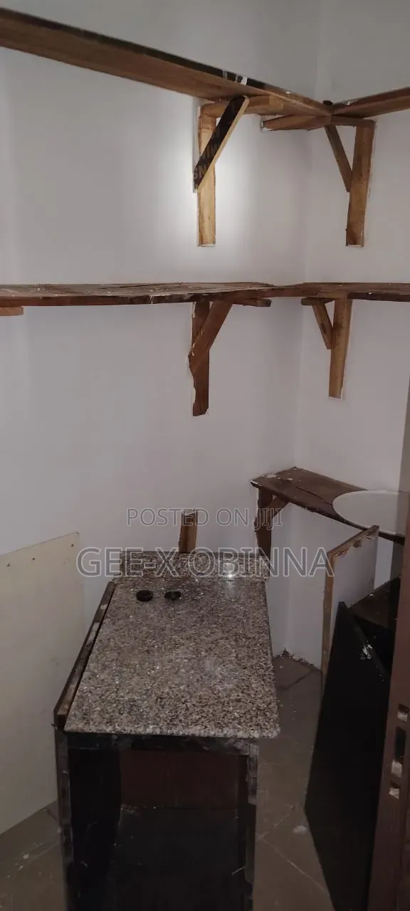 3bdrm Block of Flats in Wuye for rent