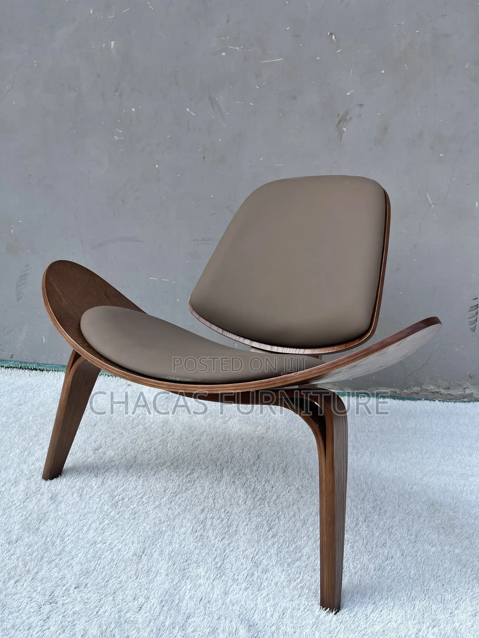Modern Shell Accent Chair - Luxury Mid-Century Lounge Seat