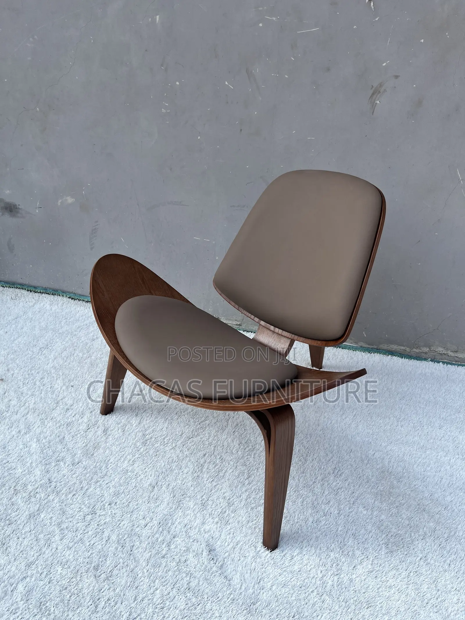 Modern Shell Accent Chair - Luxury Mid-Century Lounge Seat