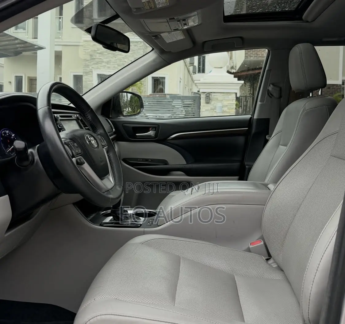Toyota Highlander Limited 4dr SUV AWD (3.5L 6cyl 6A) 2015 Silver