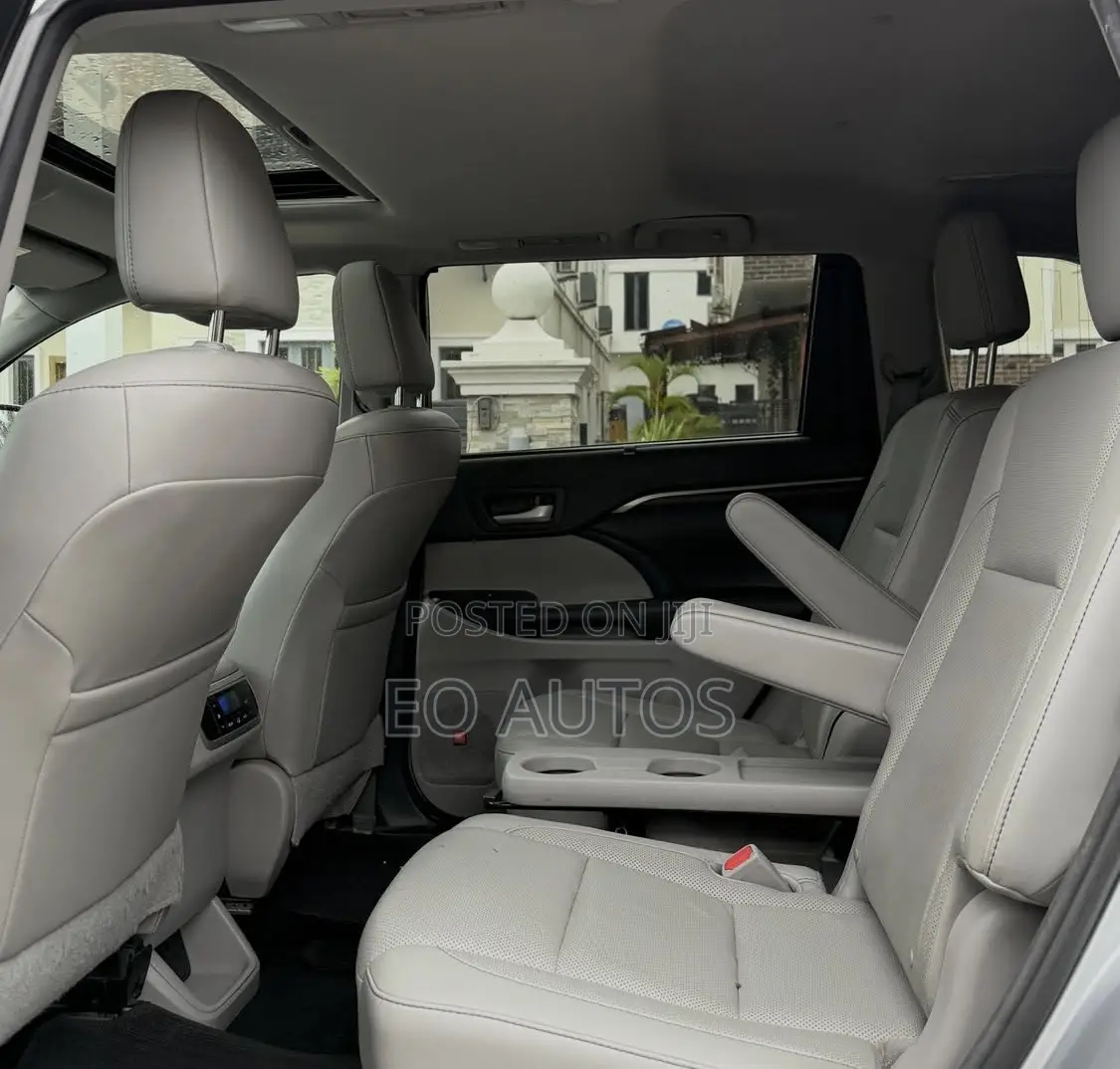 Toyota Highlander Limited 4dr SUV AWD (3.5L 6cyl 6A) 2015 Silver