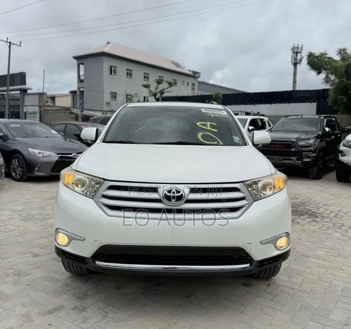 Toyota Highlander Limited 2012 White