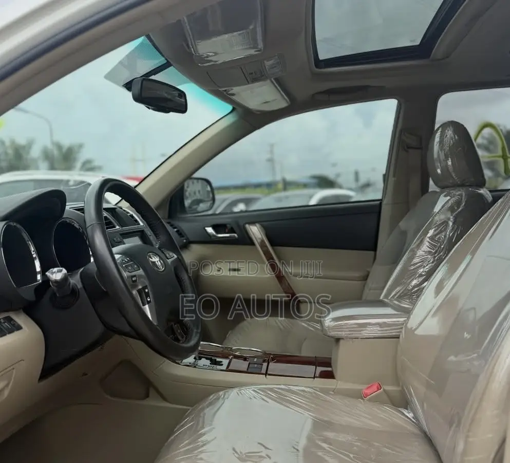 Toyota Highlander Limited 2012 White
