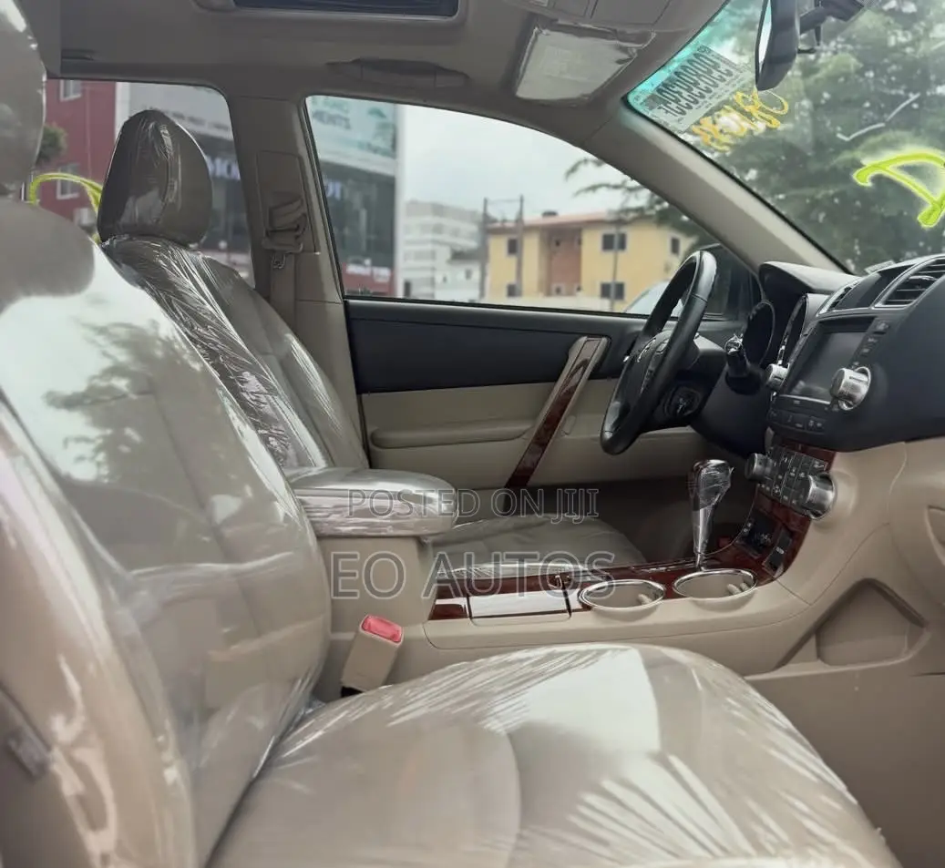 Toyota Highlander Limited 2012 White