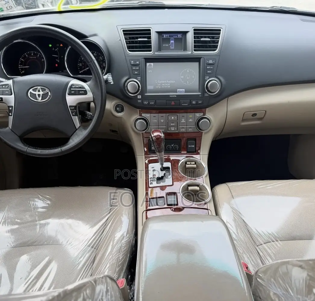 Toyota Highlander Limited 2012 White