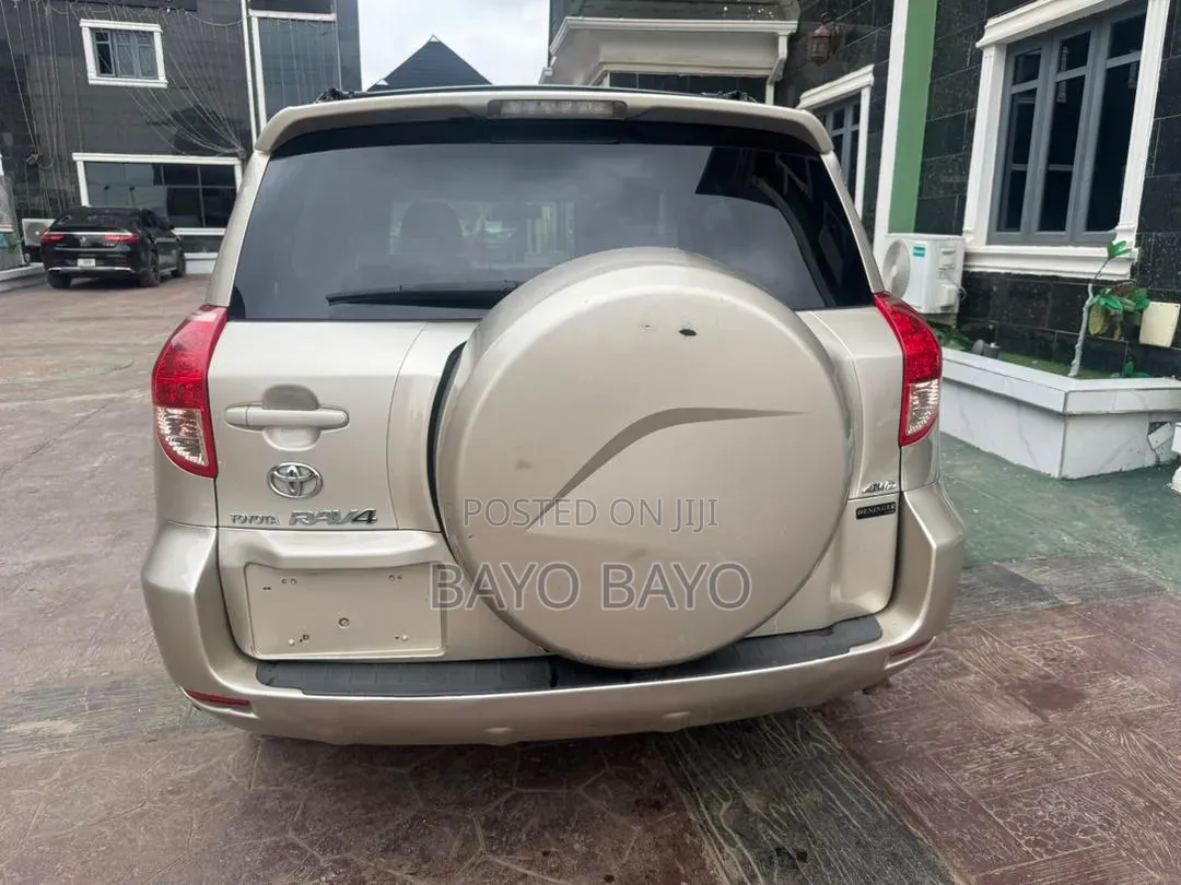 Toyota RAV4 2008 Gold