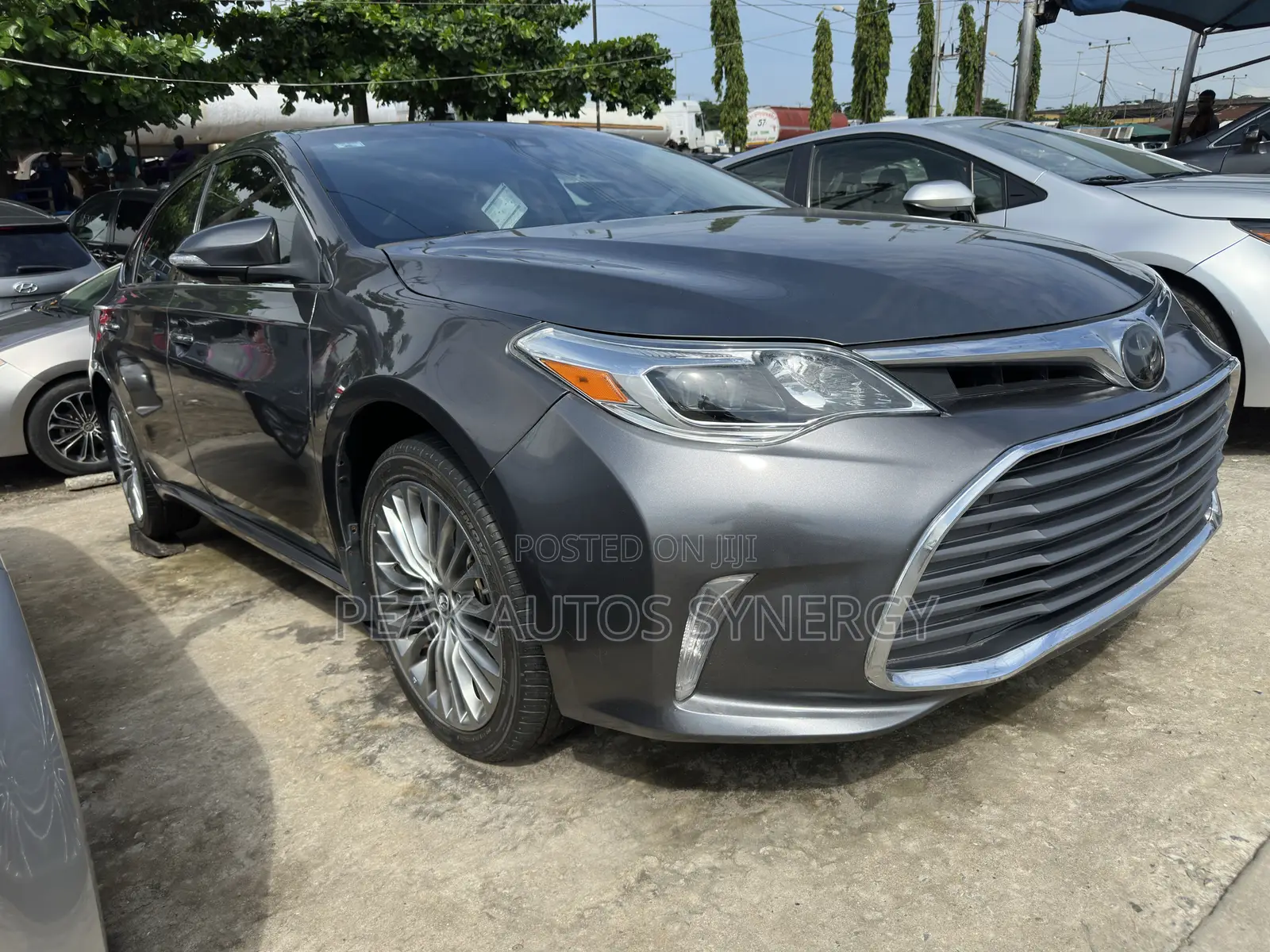Toyota Avalon Limited FWD Sedan (3.6L 6cyl 6A) 2016 Gray