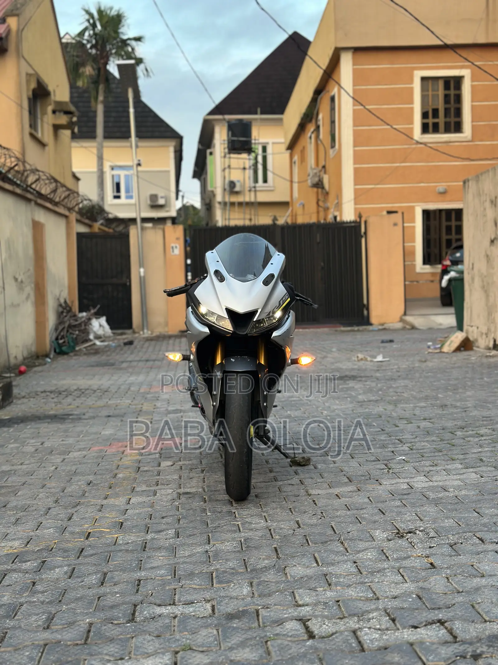 Yamaha R1 2021 Gray