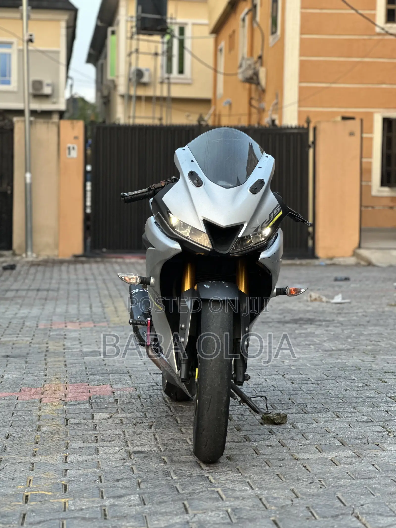 Yamaha R1 2021 Gray