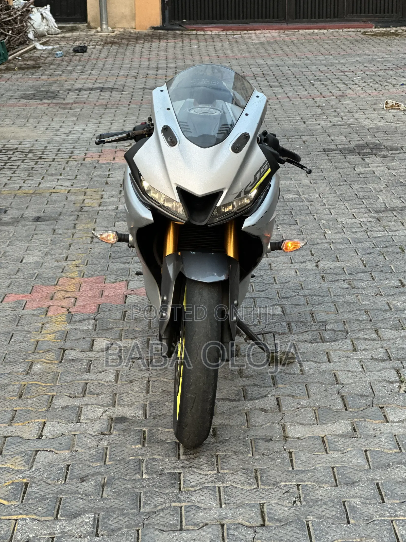 Yamaha R1 2021 Gray