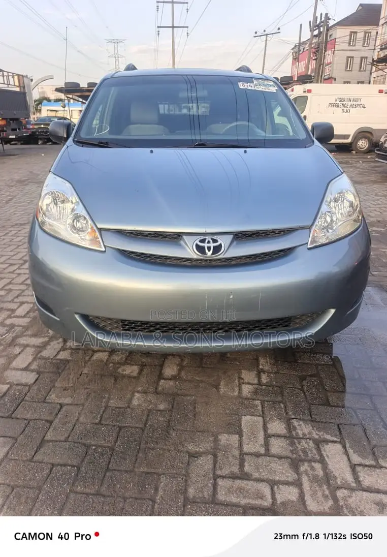 Toyota Sienna LE 2008 Blue
