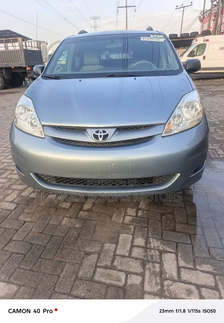 Toyota Sienna LE 2008 Blue
