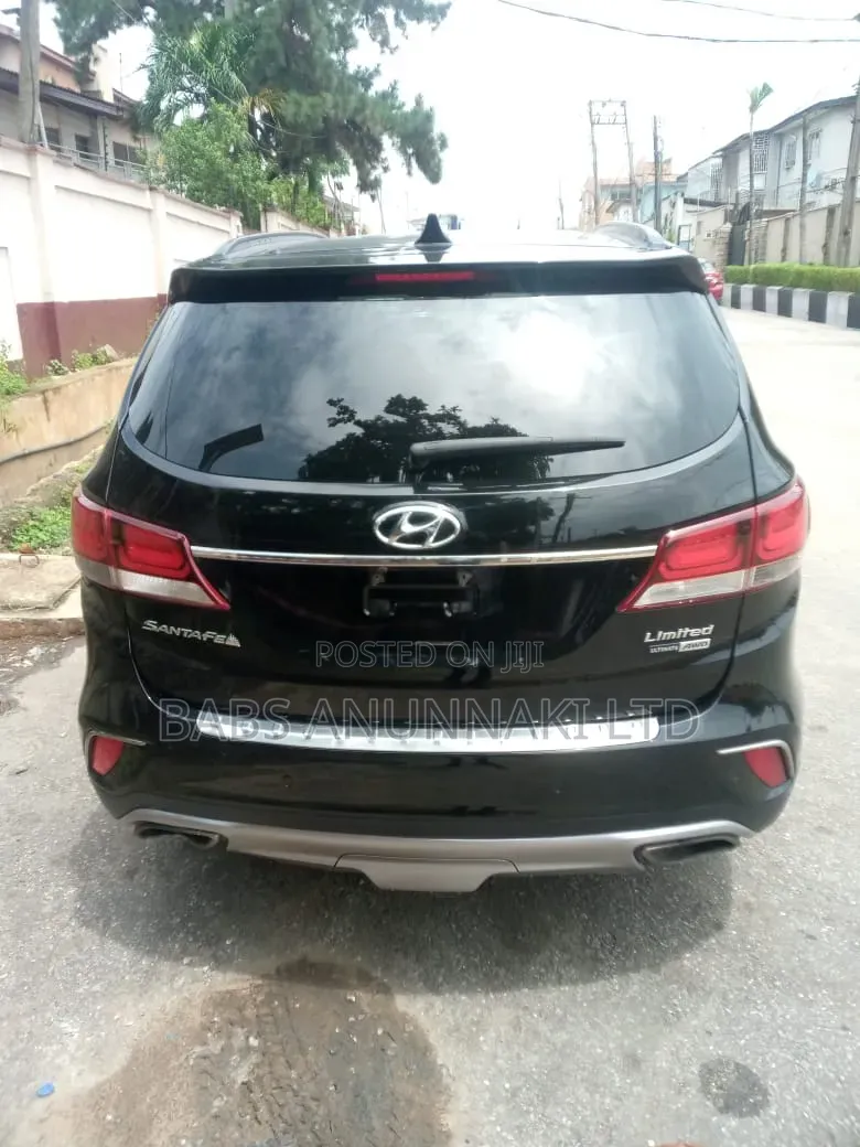 Hyundai Santa Fe 2017 Black