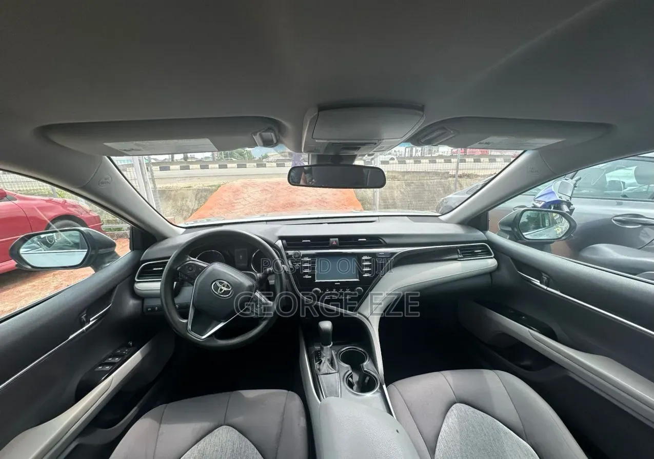 Toyota Camry 2020 Silver