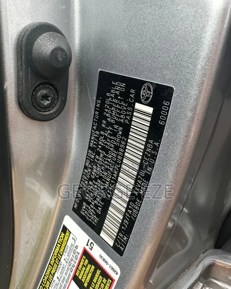 Toyota Camry 2020 Silver