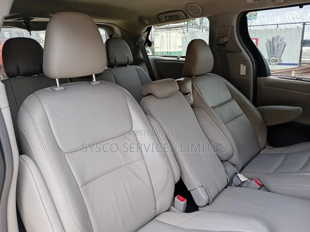 Toyota Sienna XLE 7-Passenger 4dr Minivan AWD (3.5L 6cyl 6A) 2015 White