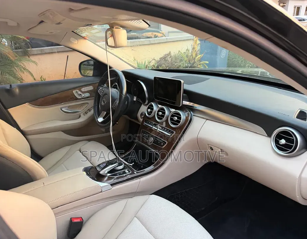 Mercedes-Benz C300 2015 Black