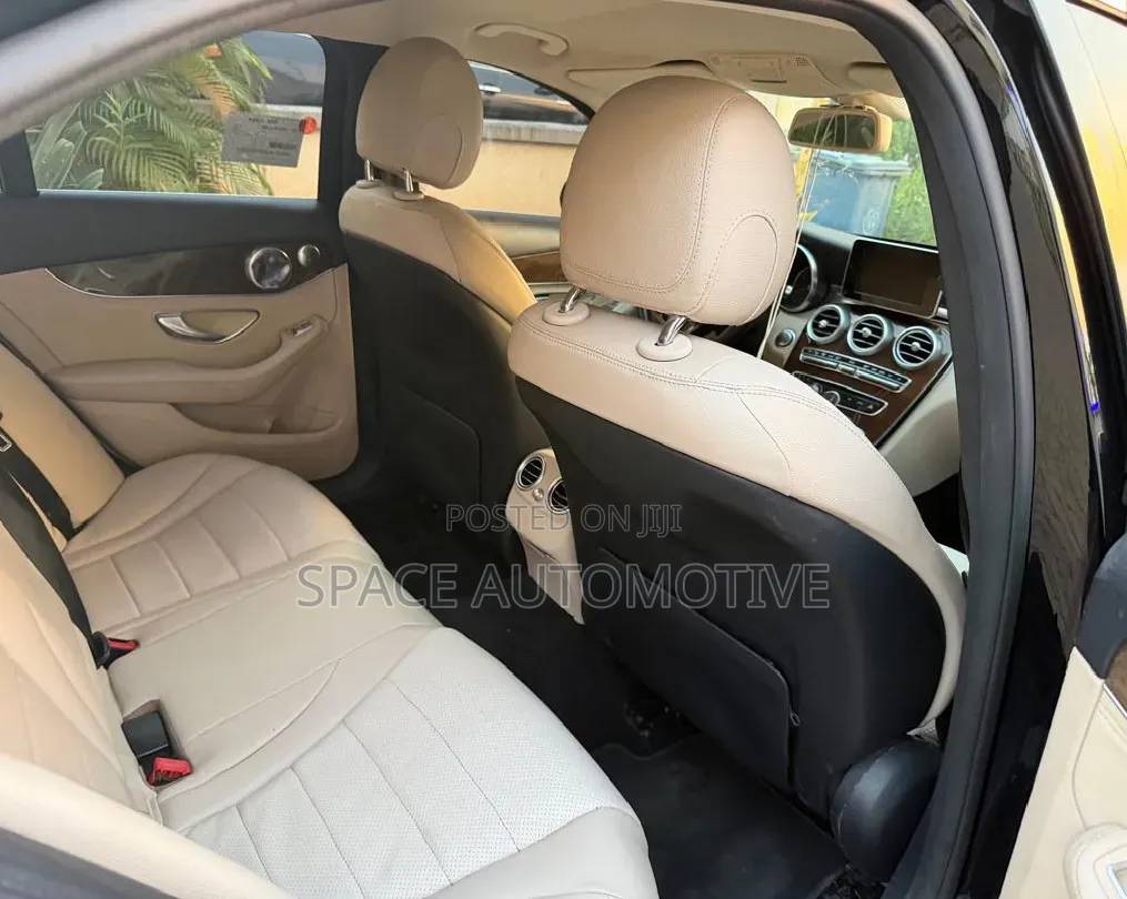 Mercedes-Benz C300 2015 Black