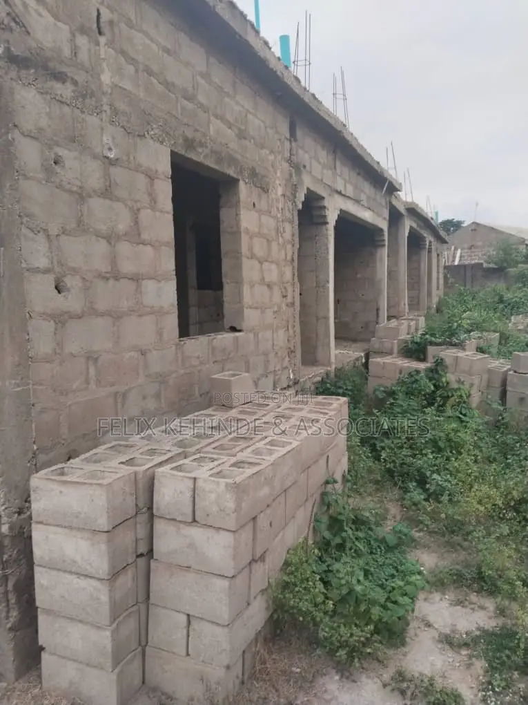 Uncompleted 4 Units of 2bedrooms With 2nos 1bedroom at Alegongo Estate