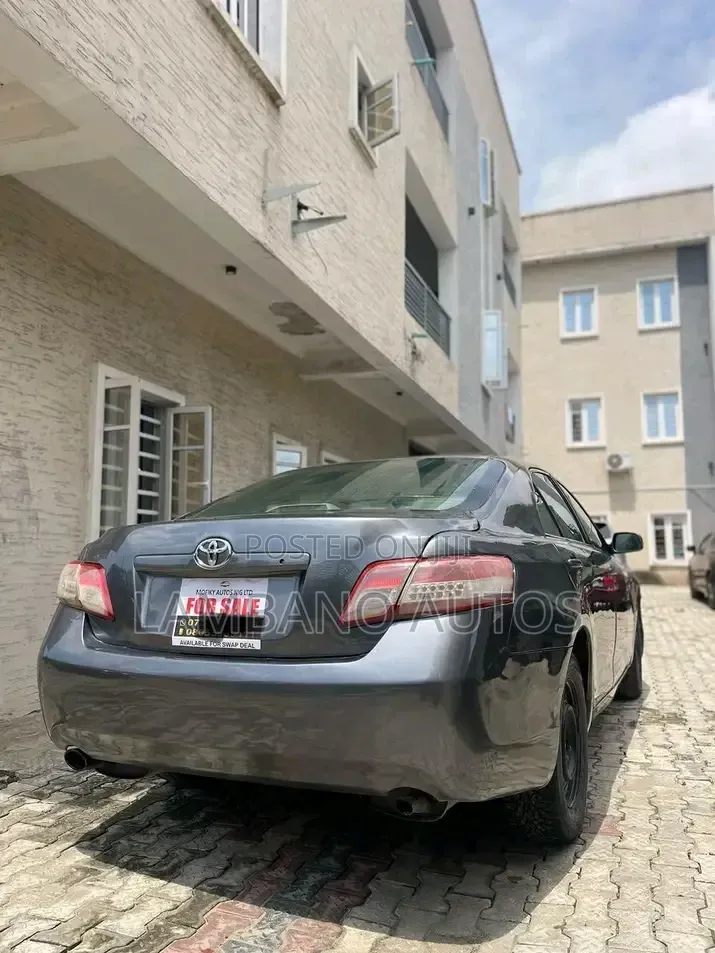 Toyota Camry 2010 Gray