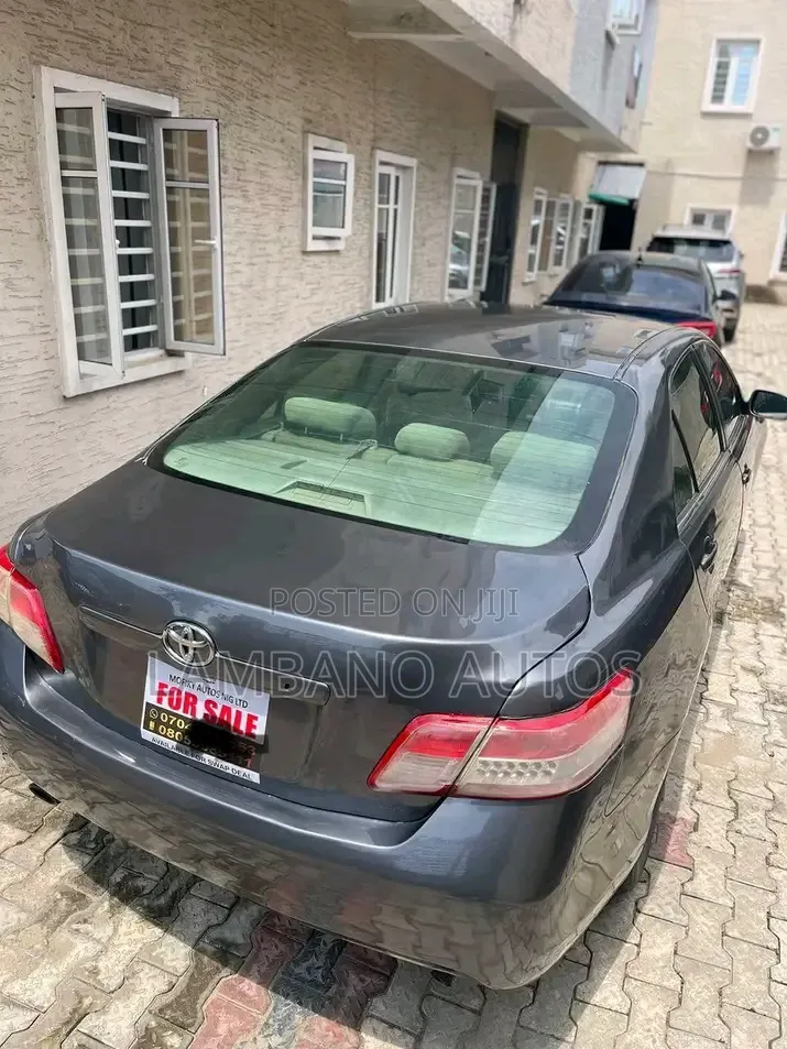 Toyota Camry 2010 Gray