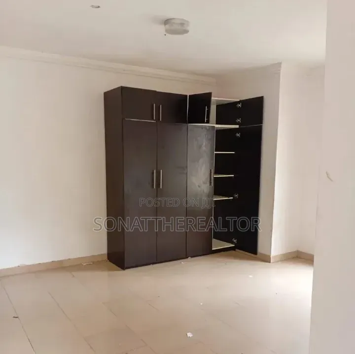 2bdrm Apartment in Oluyole Estate for rent