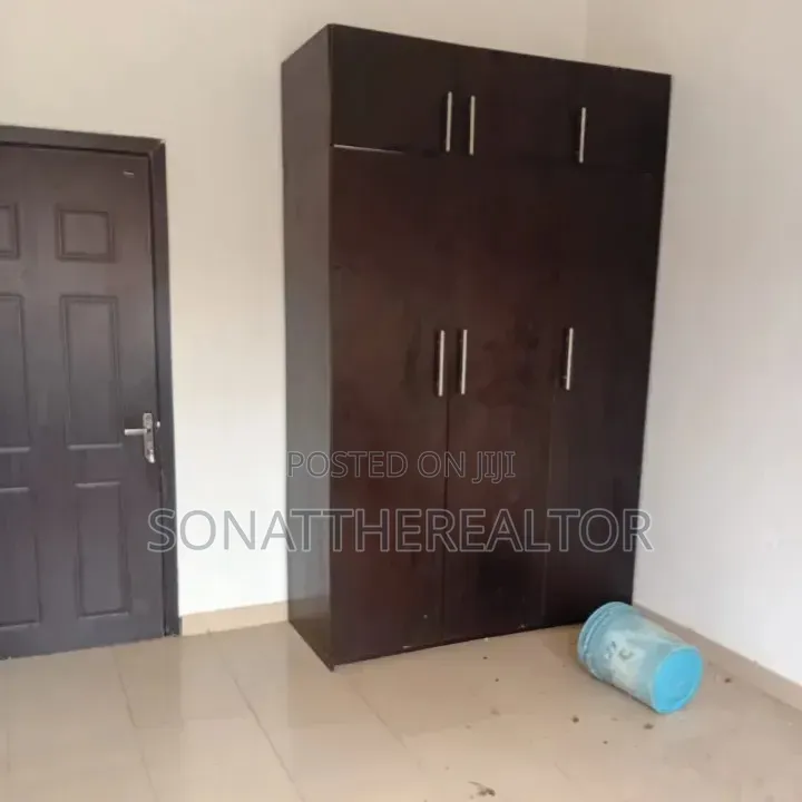 2bdrm Apartment in Oluyole Estate for rent