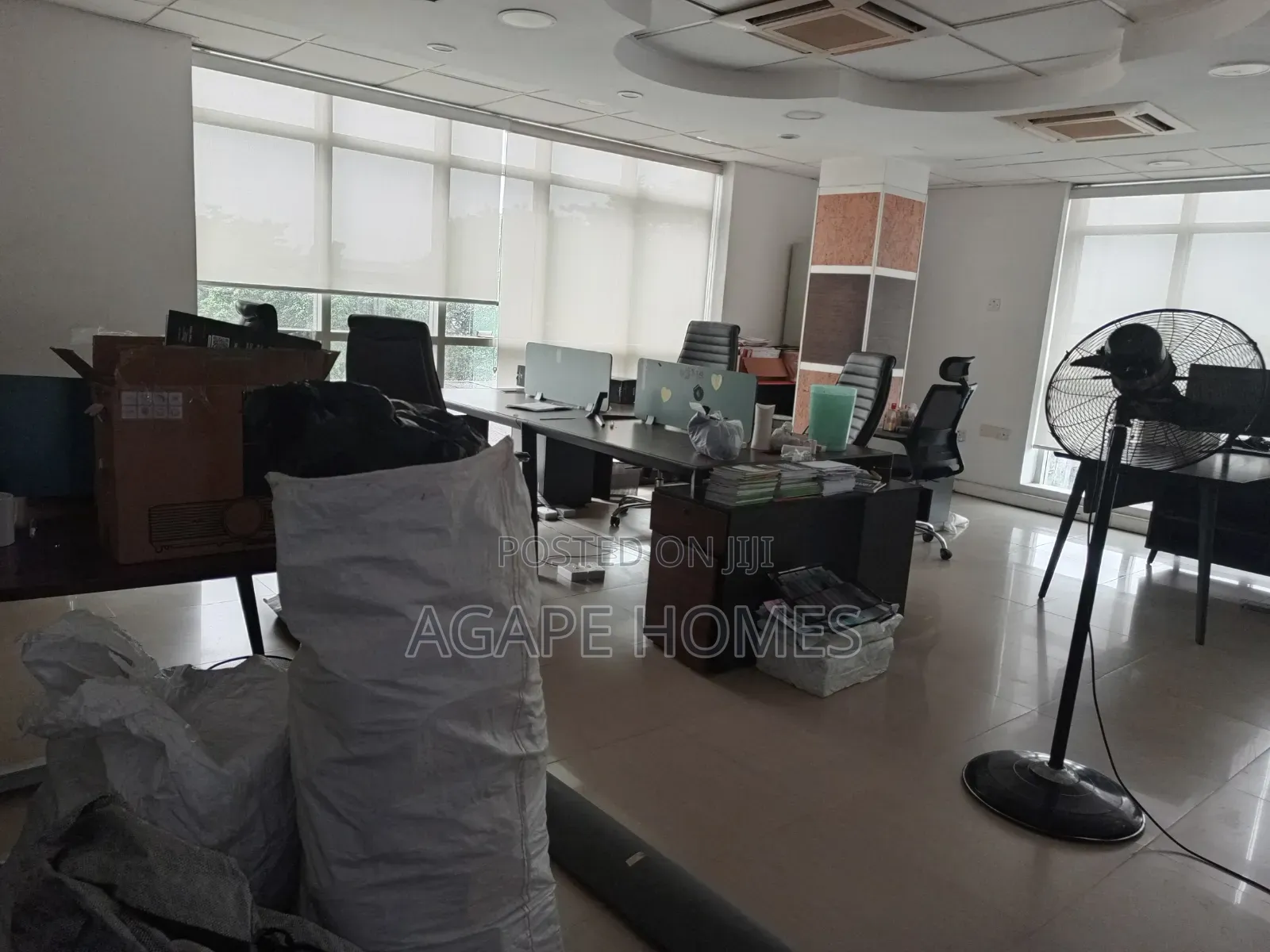 An Open Plan Modern Office Space on the 2nd Floor With Ample Parking