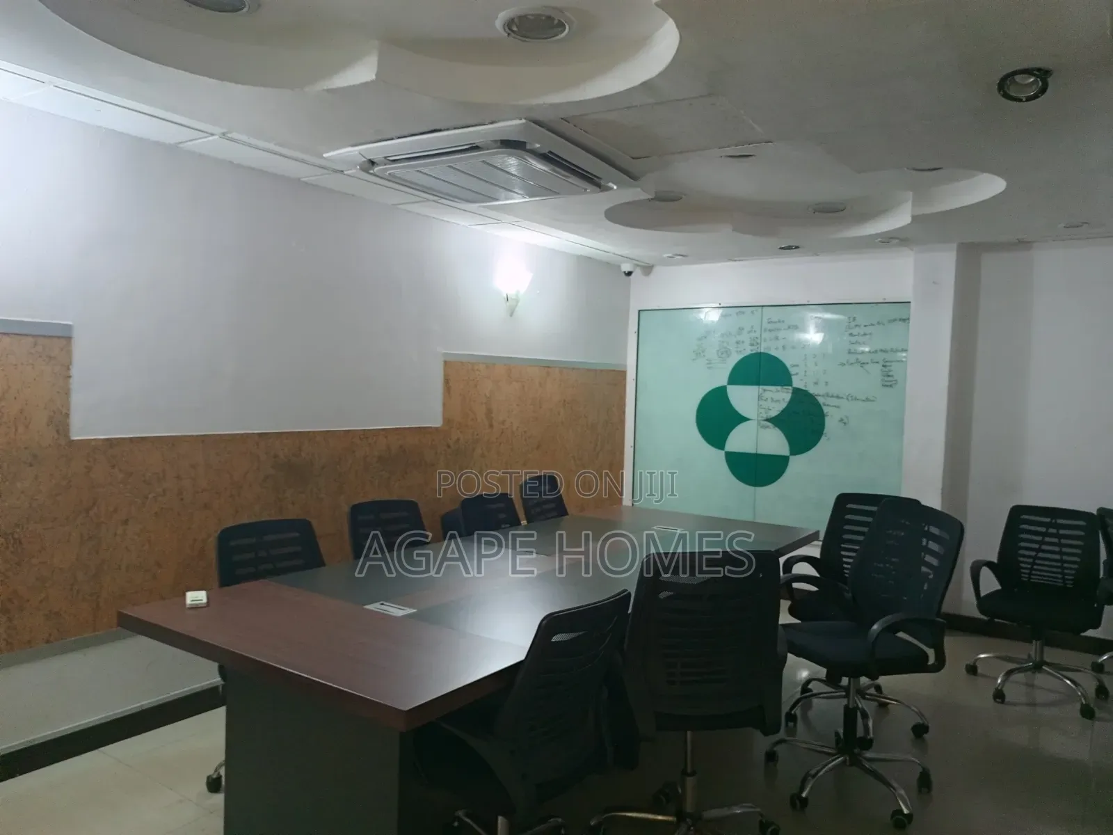 An Open Plan Modern Office Space on the 2nd Floor With Ample Parking