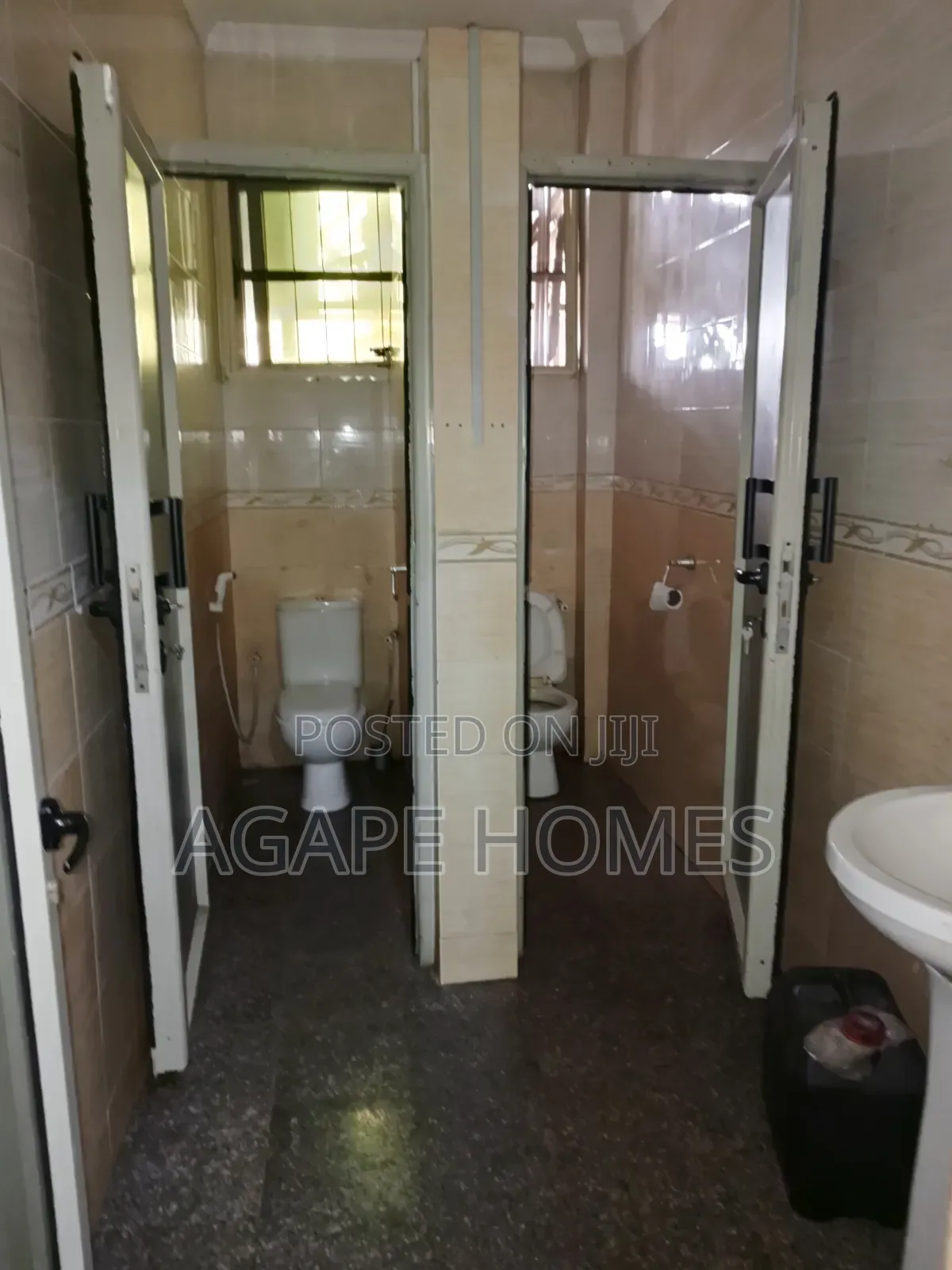 An Open Plan Modern Office Space on the 2nd Floor With Ample Parking