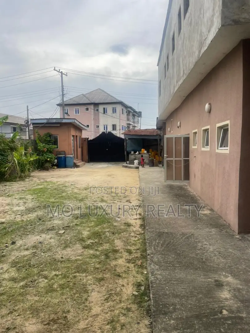 10bdrm Block of Flats in Ajah for sale