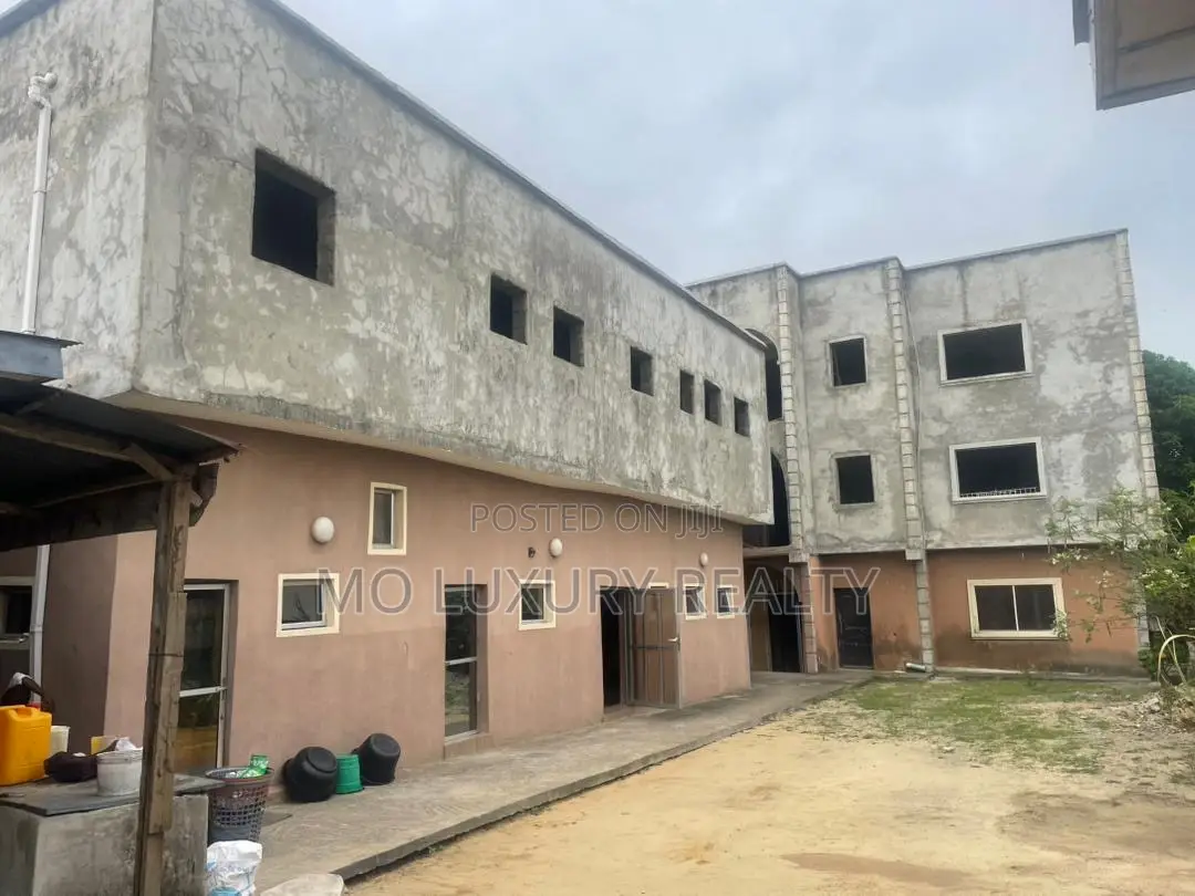 10bdrm Block of Flats in Ajah for sale